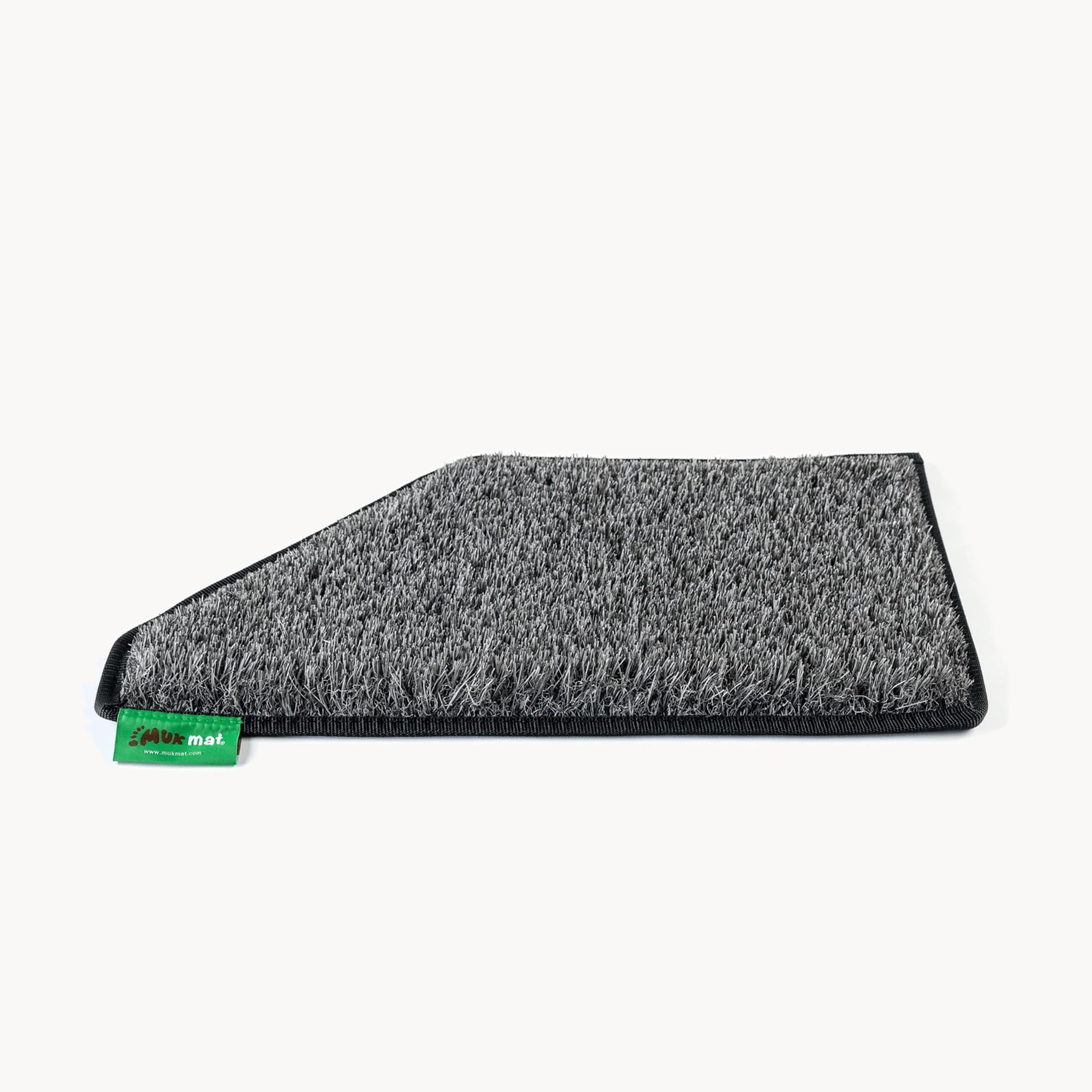 MUK MAT ANGLED CARAVAN STEP MAT, DARK GREY.